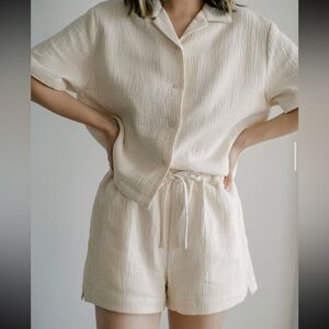 THINGS BETWEEN josie cream shorts 100% cotton size small